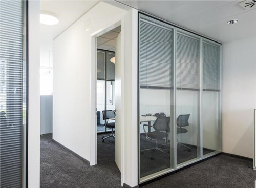 玻璃隔斷多少錢一平方？有哪些核心優(yōu)勢值得關(guān)注？